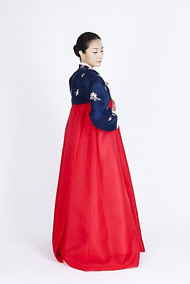 포토 JPG 스튜디오촬영 전신 모델 한국전통 전통 여자 명절 포즈 모션 실내 한명 서기 누끼 사람 동양인 이벤트 20대 성인 뒷모습 한국인 전통의상 한복 여자만 여자한명만 성인여자만 청년만 청년여자만 성인한명만 청년여자한명만 성인여자한명만 성인만 내려보기 국내포토 1 기념일 뷰포인트 한국 인종 청년 내부 파일형식