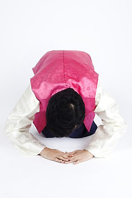 포토 JPG 스튜디오촬영 전신 모델 한국전통 전통 명절 남자 엎드리기 포즈 모션 실내 한명 누끼 사람 동양인 이벤트 20대 성인 한국인 예절 인사 절 전통의상 한복 남자만 남자한명만 성인남자만 청년만 청년남자만 청년남자한명만 성인한명만 성인남자한명만 성인만 국내포토 1 기념일 한국 인종 청년 내부 파일형식