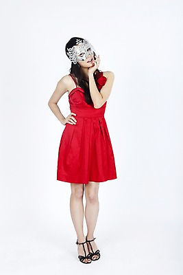 포토 JPG 스튜디오촬영 전신 모델 원피스 여자 포즈 모션 실내 가면 한명 서기 누끼 사람 동양인 손짓 이벤트 20대 성인 턱괴기 한국인 쓴 여자만 여자한명만 성인여자만 청년만 청년여자만 성인한명만 청년여자한명만 성인여자한명만 성인만 국내포토 1 옷 인종 청년 내부 파일형식