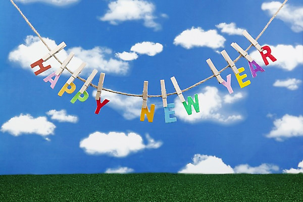 포토 JPG 스튜디오촬영 구름 문자 기호 알파벳 영어 줄 문장 백그라운드 하늘 새해 실내 집게 잔디 사람없음 사무용품 새해인사 끈 인사말 오브젝트 2010년 해피뉴이어 경인년 종이집게 국내포토 자연요소 식물 문구용품 내부 인사 연도 파일형식