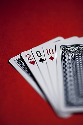 포토 JPG 스튜디오촬영 문자 기호 생활용품 새해 실내 사람없음 아웃포커스 숫자 놀이용품 게임 하트 트럼프 오브젝트 다이아몬드 스페이스 2010년 경인년 조합 국내포토 모양 도형 놀이 촬영기법 내부 보석 연도 파일형식