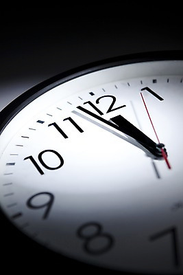 포토 JPG 스튜디오촬영 시계 생활용품 새해 실내 사람없음 오브젝트 정각 2010년 경인년 분침 시침 초침 12시 국내포토 내부 시간 연도 파일형식