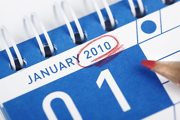 포토 JPG 스튜디오촬영 문자 기호 색연필 새해 실내 사람없음 필기구 숫자 사무용품 달력 원형 오브젝트 2010년 경인년 국내포토 도형 문구용품 학용품 내부 연도 파일형식