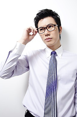 포토 JPG 라이프스타일 남자 안경 비즈니스 스트레스 실내 한명 사람 동양인 손짓 상반신 20대 성인 비즈니스라이프 한국인 직장인 비즈니스맨 찡그림 남자만 남자한명만 성인남자만 청년만 청년남자만 청년남자한명만 성인한명만 성인남자한명만 성인만 국내포토 직업 1 잡화 모션 표정 인종 청년 내부 생활 파일형식