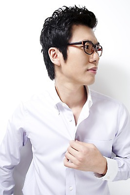 포토 JPG 라이프스타일 남자 안경 비즈니스 스트레스 실내 한명 사람 동양인 손짓 상반신 20대 성인 비즈니스라이프 한국인 직장인 비즈니스맨 오픈 찡그림 답답함 남자만 남자한명만 성인남자만 청년만 청년남자만 청년남자한명만 성인한명만 성인남자한명만 성인만 국내포토 직업 1 잡화 모션 표정 인종 청년 내부 생활 감각 파일형식