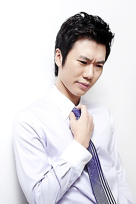 포토 JPG 라이프스타일 남자 비즈니스 넥타이 스트레스 실내 한명 사람 동양인 손짓 상반신 20대 성인 비즈니스라이프 한국인 직장인 비즈니스맨 찡그림 풀기 답답함 남자만 남자한명만 성인남자만 청년만 청년남자만 청년남자한명만 성인한명만 성인남자한명만 성인만 국내포토 직업 1 잡화 모션 표정 인종 청년 내부 생활 감각 파일형식