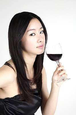 포토 JPG 스튜디오촬영 모델 라이프스타일 드레스 원피스 여자 포즈 와인잔 한명 사람 동양인 상반신 20대 성인 와인 한국인 마시기 여자만 여자한명만 성인여자만 청년만 청년여자만 성인한명만 청년여자한명만 성인여자한명만 성인만 국내포토 1 옷 술잔 모션 주류 실내 인종 청년 생활 파일형식