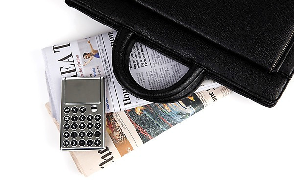 포토 JPG 스튜디오촬영 서류가방 가방 비즈니스 실내 사람없음 금융 경제 사무용품 계산기 신문 오브젝트 국내포토 잡화 문구용품 내부 간행물 장비 뉴스 파일형식