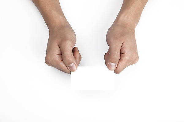 포토 JPG 스튜디오촬영 손 종이 백그라운드 비즈니스 명함 프레임 실내 들기 신체부위 사무용품 공백 흰색 메모지 오브젝트 국내포토 컬러 모션 문구용품 사람 내부 파일형식