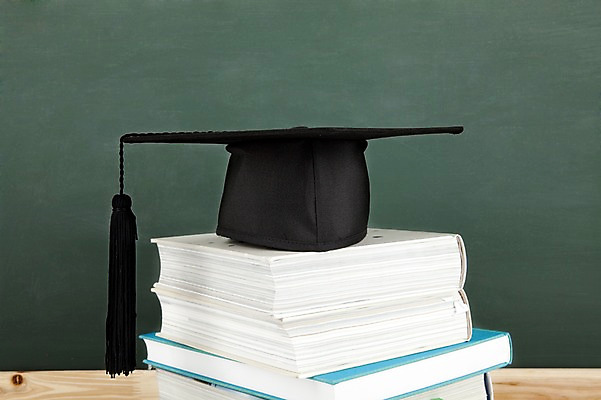 포토 JPG 스튜디오촬영 모자 잡화 교육 학사모 졸업 문구용품 새출발 새로움 실내 사람없음 책 칠판 오브젝트 시작 국내포토 모자_잡화 컨셉 내부 출발 파일형식