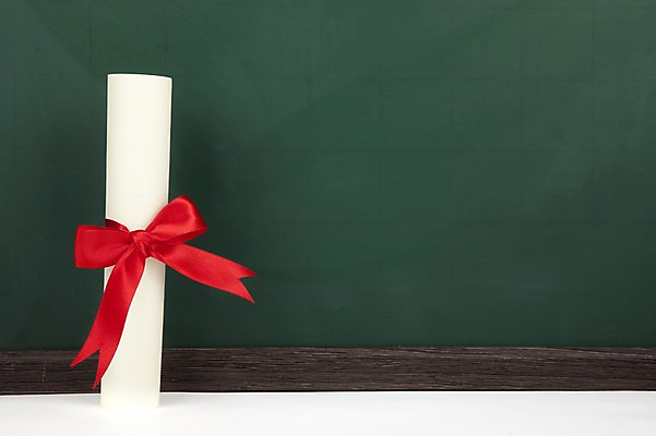 포토 JPG 스튜디오촬영 교육 리본 백그라운드 졸업 새출발 새로움 실내 사람없음 장식 칠판 공백 졸업장 오브젝트 시작 국내포토 컨셉 내부 출발 파일형식