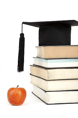 포토 JPG 스튜디오촬영 모자 잡화 교육 과일 학사모 졸업 새출발 새로움 실내 사람없음 책 사과 오브젝트 시작 국내포토 모자_잡화 컨셉 내부 출발 파일형식