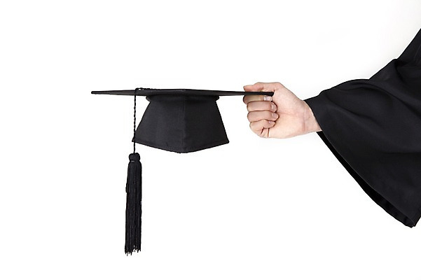 포토 JPG 스튜디오촬영 모자 손 잡화 교육 학사모 졸업 새출발 새로움 실내 들기 신체부위 졸업가운 오브젝트 시작 국내포토 모자_잡화 컨셉 모션 사람 내부 가운 출발 파일형식