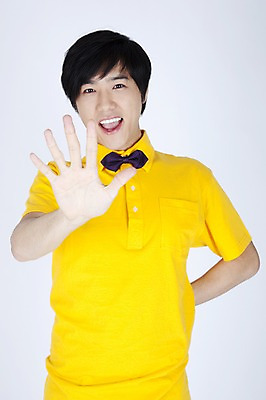 포토 JPG 스튜디오촬영 모델 남자 포즈 실내 손바닥 한명 누끼 사람 동양인 손짓 이벤트 상반신 20대 성인 캐주얼 한국인 금지 유머 정지 즐거움 재치 남자만 남자한명만 성인남자만 청년만 청년남자만 청년남자한명만 성인한명만 성인남자한명만 성인만 국내포토 1 손 옷 감정 모션 인종 청년 내부 파일형식