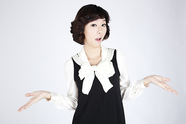 포토 JPG 스튜디오촬영 모델 원피스 여자 포즈 입모양 실내 한명 누끼 사람 동양인 손짓 이벤트 상반신 20대 성인 한국인 여자만 여자한명만 성인여자만 청년만 청년여자만 성인한명만 청년여자한명만 성인여자한명만 성인만 국내포토 모양 1 옷 모션 인종 청년 내부 입 파일형식