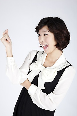 포토 JPG 스튜디오촬영 모델 원피스 여자 포즈 입모양 실내 한명 누끼 사람 동양인 손짓 이벤트 상반신 20대 성인 한국인 여자만 여자한명만 성인여자만 청년만 청년여자만 성인한명만 청년여자한명만 성인여자한명만 성인만 국내포토 모양 1 옷 모션 인종 청년 내부 입 파일형식