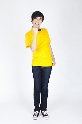 포토 JPG 스튜디오촬영 전신 모델 남자 포즈 실내 한명 서기 누끼 사람 동양인 손짓 이벤트 20대 성인 캐주얼 파이팅 한국인 유머 즐거움 재치 남자만 남자한명만 성인남자만 청년만 청년남자만 청년남자한명만 성인한명만 성인남자한명만 성인만 국내포토 1 옷 감정 모션 인종 청년 내부 파일형식
