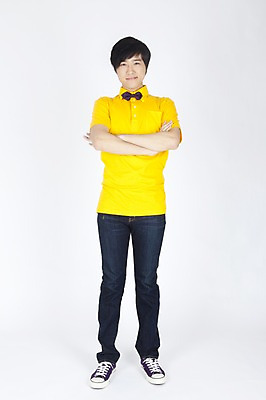 포토 JPG 스튜디오촬영 전신 모델 남자 포즈 실내 한명 서기 누끼 사람 동양인 손짓 이벤트 20대 성인 캐주얼 팔짱 한국인 유머 즐거움 재치 남자만 남자한명만 성인남자만 청년만 청년남자만 청년남자한명만 성인한명만 성인남자한명만 성인만 국내포토 1 옷 감정 모션 인종 청년 내부 파일형식