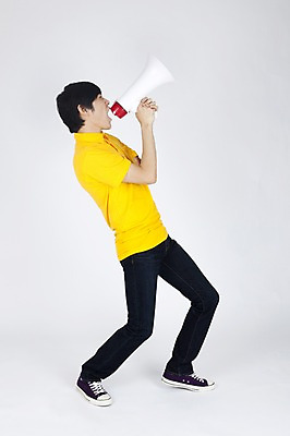 포토 JPG 스튜디오촬영 전신 모델 남자 포즈 입모양 안내 실내 한명 누끼 사람 동양인 손짓 이벤트 20대 성인 캐주얼 확성기 외침 한국인 유머 알림 즐거움 재치 남자만 남자한명만 성인남자만 청년만 청년남자만 청년남자한명만 성인한명만 성인남자한명만 성인만 국내포토 모양 1 옷 감정 모션 인종 청년 내부 소리 입 파일형식