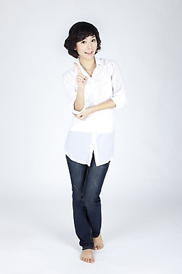 포토 JPG 스튜디오촬영 전신 모델 여자 포즈 맨발 실내 한명 서기 누끼 사람 동양인 손짓 이벤트 20대 성인 캐주얼 한국인 기회 여자만 여자한명만 성인여자만 청년만 청년여자만 성인한명만 청년여자한명만 성인여자한명만 성인만 국내포토 1 옷 모션 발 인종 청년 내부 파일형식