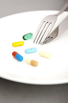 포토 JPG 스튜디오촬영 그릇 식기 접시 웰빙 포크 다이어트 실내 건강 사람없음 알약 약 건강관리 여러개 나이프 다이어트약 국내포토 다수 의학 관리 내부 칼 파일형식