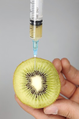 포토 JPG 스튜디오촬영 손 웰빙 다이어트 과일 의학 의료기기 단면 실내 건강 키위 주사기 손짓 신체부위 건강관리 의료용품 다이어트음식 국내포토 모션 관리 사람 내부 파일형식