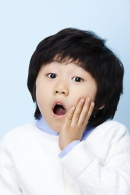 포토 JPG 스튜디오촬영 남자 어린이라이프 초등학생 어린이 놀이 입모양 실내 표정 한명 사람 동양인 손짓 소년 상반신 놀람 한국인 어린이세상 남자만 남자한명만 어린이만 소년만 소년한명만 국내포토 모양 1 학생 라이프스타일 감정 모션 인종 내부 입 파일형식
