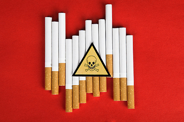 포토 JPG 스튜디오촬영 캠페인 해골 담배 실내 건강 경고 사람없음 건강관리 독약 알림 금연 취급주의 국내포토 뼈 관리 내부 사회이슈 파일형식