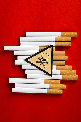 포토 JPG 스튜디오촬영 캠페인 해골 담배 실내 건강 경고 사람없음 건강관리 독약 알림 금연 취급주의 국내포토 뼈 관리 내부 사회이슈 파일형식