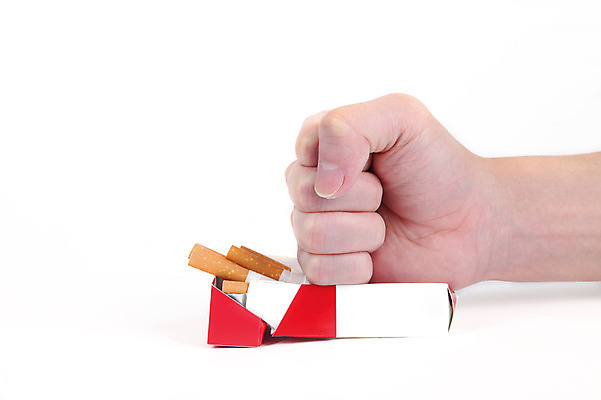 포토 JPG 스튜디오촬영 손 캠페인 담배 실내 건강 누끼 손짓 신체부위 건강관리 주먹 누름 선택 결심 알림 금연 담배갑 국내포토 컨셉 모션 관리 사람 내부 사회이슈 파일형식