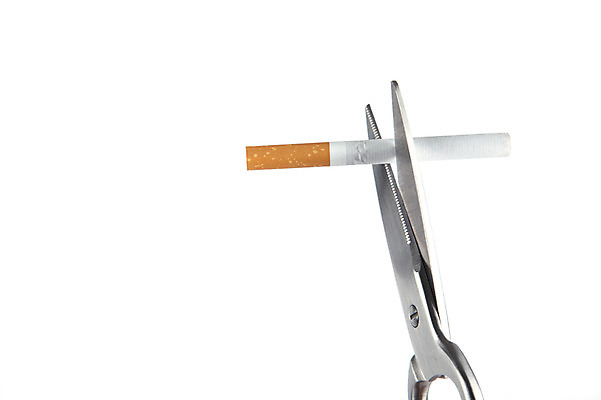 포토 JPG 스튜디오촬영 캠페인 가위 담배 실내 건강 경고 누끼 사람없음 건강관리 사무용품 선택 결심 자르기 알림 금연 국내포토 컨셉 모션 문구용품 관리 내부 사회이슈 파일형식