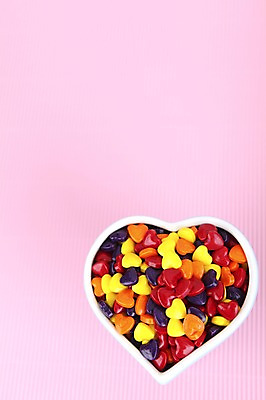 포토 JPG 스튜디오촬영 그릇 기념일 백그라운드 화이트데이 디저트 잔 발렌타인데이 사탕 이벤트 사람없음 장식 컵 하이앵글 하트 국내포토 모양 식기 음식 뷰포인트 데이이벤트 실내 파일형식