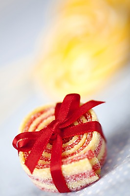 포토 JPG 스튜디오촬영 기념일 리본 백그라운드 화이트데이 디저트 발렌타인데이 사탕 이벤트 근접촬영 사람없음 아웃포커스 장식 젤리 국내포토 음식 뷰포인트 데이이벤트 촬영기법 실내 파일형식