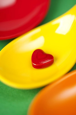 포토 JPG 스튜디오촬영 기념일 백그라운드 화이트데이 디저트 발렌타인데이 사탕 이벤트 근접촬영 사람없음 아웃포커스 장식 숟가락 하트 티스푼 국내포토 모양 음식 뷰포인트 데이이벤트 촬영기법 수저 실내 파일형식