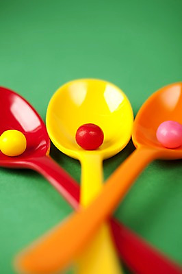 포토 JPG 스튜디오촬영 기념일 백그라운드 화이트데이 디저트 발렌타인데이 사탕 이벤트 근접촬영 사람없음 아웃포커스 장식 숟가락 티스푼 국내포토 음식 뷰포인트 데이이벤트 촬영기법 수저 실내 파일형식