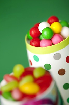 포토 JPG 스튜디오촬영 기념일 백그라운드 화이트데이 디저트 잔 발렌타인데이 사탕 이벤트 근접촬영 사람없음 아웃포커스 장식 컵 커피잔 젤리 국내포토 식기 커피 음식 뷰포인트 데이이벤트 촬영기법 실내 파일형식