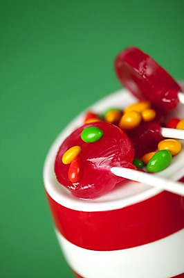 포토 JPG 스튜디오촬영 기념일 백그라운드 화이트데이 디저트 잔 발렌타인데이 사탕 이벤트 근접촬영 사람없음 아웃포커스 장식 컵 커피잔 국내포토 식기 커피 음식 뷰포인트 데이이벤트 촬영기법 실내 파일형식