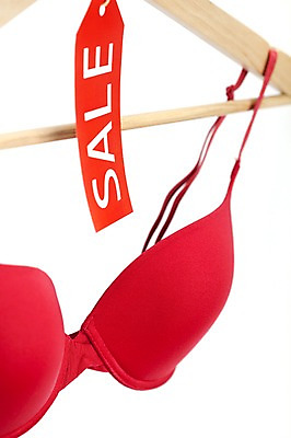 포토 JPG 스튜디오촬영 옷 리본 사람없음 빨간색 쇼핑 판매 세일 속옷 옷걸이 브래지어 여성속옷 국내포토 컬러 실내 파일형식