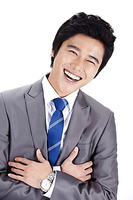 포토 JPG 스튜디오촬영 남자 포즈 회사 비즈니스 모션 넥타이 실내 한명 서기 웃음 사람 동양인 정장 상반신 20대 성인 비즈니스라이프 글로벌 글로벌비즈니스 깨끗함 한국인 직장인 비즈니스맨 남자만 남자한명만 성인남자만 청년만 청년남자만 청년남자한명만 성인한명만 성인남자한명만 성인만 국내포토 직업 1 라이프스타일 잡화 옷 컨셉 표정 인종 청년 내부 파일형식