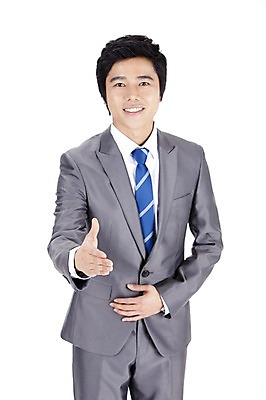포토 JPG 스튜디오촬영 남자 포즈 회사 비즈니스 모션 넥타이 악수 실내 한명 서기 웃음 누끼 사람 동양인 정장 손짓 상반신 20대 성인 비즈니스라이프 글로벌 글로벌비즈니스 깨끗함 한국인 예절 직장인 비즈니스맨 남자만 남자한명만 성인남자만 청년만 청년남자만 청년남자한명만 성인한명만 성인남자한명만 성인만 국내포토 직업 1 라이프스타일 잡화 옷 컨셉 표정 인종 청년 내부 파일형식
