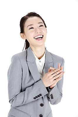 포토 JPG 스튜디오촬영 여자 포즈 회사 비즈니스 모션 실내 한명 서기 웃음 누끼 사람 동양인 정장 상반신 20대 성인 비즈니스라이프 글로벌 글로벌비즈니스 깨끗함 기쁨 한국인 직장인 비즈니스우먼 여자만 여자한명만 성인여자만 청년만 청년여자만 성인한명만 청년여자한명만 성인여자한명만 성인만 국내포토 직업 1 라이프스타일 옷 감정 컨셉 표정 인종 청년 내부 파일형식