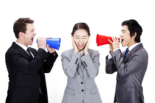 포토 JPG 서양인 외국인 백인 여자 남자 포즈 회사 비즈니스 모션 넥타이 서기 웃음 누끼 사람 동양인 정장 상반신 성인 세명 비즈니스라이프 글로벌 글로벌비즈니스 깨끗함 확성기 외침 한국인 직장인 비즈니스맨 비즈니스우먼 귀막기 동료 성인만 국내포토 직업 라이프스타일 잡화 옷 컨셉 관계 표정 인종 손짓 소리 파일형식