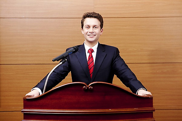 포토 JPG 서양인 외국인 백인 남자 회사 비즈니스 넥타이 실내 한명 서기 미소 웃음 사람 정장 상반신 20대 성인 비즈니스라이프 글로벌 글로벌비즈니스 깨끗함 직장인 비즈니스맨 강의 마이크 단상 남자만 남자한명만 성인남자만 청년만 청년남자만 청년남자한명만 성인한명만 성인남자한명만 성인만 국내포토 직업 1 라이프스타일 잡화 옷 음향기기 컨셉 모션 표정 인종 청년 내부 파일형식