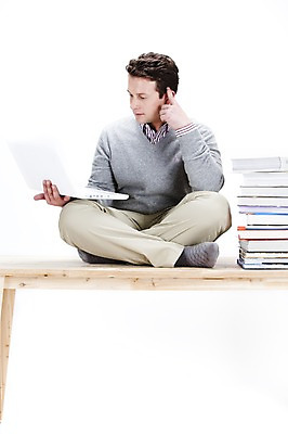 포토 JPG 스튜디오촬영 전신 서양인 외국인 백인 남자 포즈 생각 회사 비즈니스 손가락 탁자 실내 한명 사람 앉기 20대 성인 비즈니스라이프 노트북 컴퓨터 글로벌 머리 글로벌비즈니스 업무 직장인 비즈니스맨 작업실 누름 책상 고민 남자만 남자한명만 성인남자만 청년만 청년남자만 청년남자한명만 성인한명만 성인남자한명만 성인만 국내포토 직업 1 라이프스타일 손 감정 가구 모션 인종 청년 내부 신체부위 전자제품 작업 파일형식