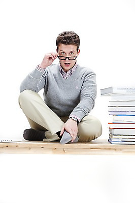 포토 JPG 스튜디오촬영 전신 서양인 외국인 백인 남자 안경 포즈 회사 비즈니스 탁자 실내 한명 사람 앉기 20대 성인 책 비즈니스라이프 글로벌 글로벌비즈니스 업무 직장인 비즈니스맨 작업실 책상 남자만 남자한명만 성인남자만 청년만 청년남자만 청년남자한명만 성인한명만 성인남자한명만 성인만 국내포토 직업 1 라이프스타일 잡화 가구 모션 인종 청년 내부 작업 파일형식