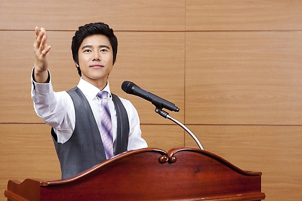 포토 JPG 남자 회사 비즈니스 넥타이 실내 한명 서기 사람 동양인 정장 손짓 상반신 20대 성인 비즈니스라이프 글로벌 글로벌비즈니스 깨끗함 한국인 직장인 비즈니스맨 강의 마이크 단상 남자만 남자한명만 성인남자만 청년만 청년남자만 청년남자한명만 성인한명만 성인남자한명만 성인만 국내포토 직업 1 라이프스타일 잡화 옷 음향기기 컨셉 모션 인종 청년 내부 파일형식