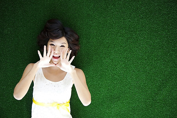 포토 JPG 스튜디오촬영 계절 여자 포즈 모션 실내 표정 한명 미소 웃음 사람 동양인 손짓 이벤트 잔디 상반신 20대 성인 앞모습 초록색 눕기 외침 봄 한국인 여자만 여자한명만 성인여자만 청년만 청년여자만 성인한명만 청년여자한명만 성인여자한명만 성인만 국내포토 식물 1 뷰포인트 컬러 인종 청년 내부 소리 파일형식