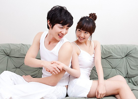 포토 JPG 해외기획촬영 라이프스타일 커플 여자 남자 여유 의자 2010년일본 휴식 악수 실내 사랑 미소 웃음 사람 앉기 동양인 상반신 취미 두명 라이프 옆모습 소파 손잡기 다정 국내포토 감정 뷰포인트 가구 컨셉 관계 모션 표정 인종 손짓 내부 생활 파일형식