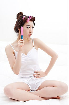 포토 JPG 전신 해외기획촬영 라이프스타일 여자 2010년일본 휴식 실내 한명 누끼 사람 앉기 동양인 20대 성인 취미 라이프 앞모습 뷰티 침실 침대 네일아트 헤어롤 네일버퍼 손톱다듬기 여자만 여자한명만 성인여자만 청년만 청년여자만 성인한명만 청년여자한명만 성인여자한명만 성인만 국내포토 1 뷰포인트 가구 컨셉 모션 인종 청년 내부 생활 미용용품 미용 파일형식