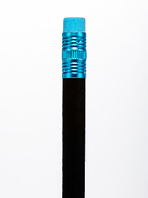 포토 JPG 스튜디오촬영 1 백그라운드 문구용품 학용품 색연필 실내 누끼 사람없음 파란색 한개 필기구 연필 사무용품 오브젝트 지우개 색연필백그라운드 국내포토 컬러 내부 파일형식